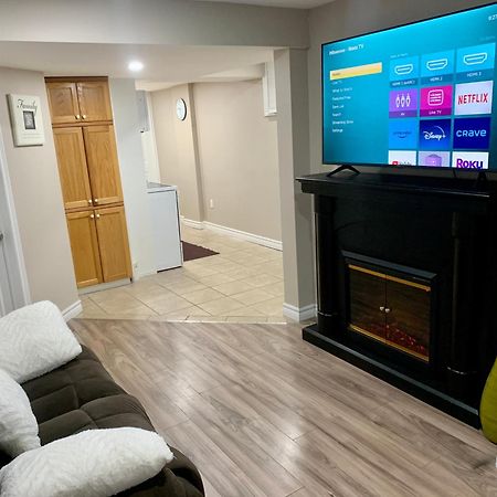 1 Room In A Cozy And Beautiful Basement Guelph Exterior foto